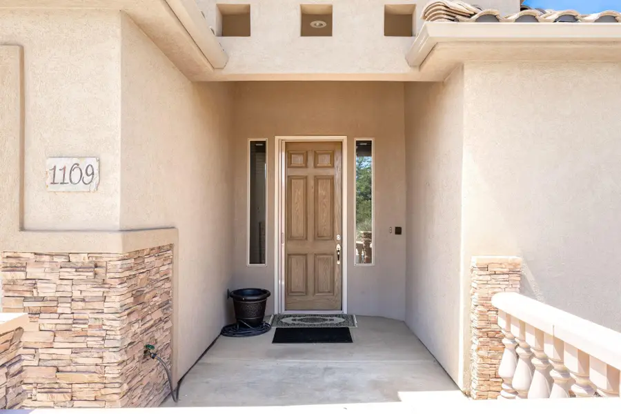 1109 N Ventana Dr, Washington, UT 84780 - #3