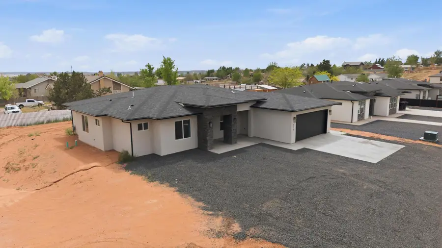 615 W Field Ave, Hildale, UT 84784 - #2