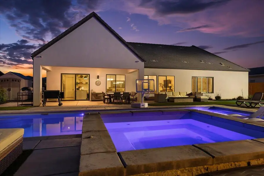 147 W Elinor Ln, Washington, UT 84780 - #3