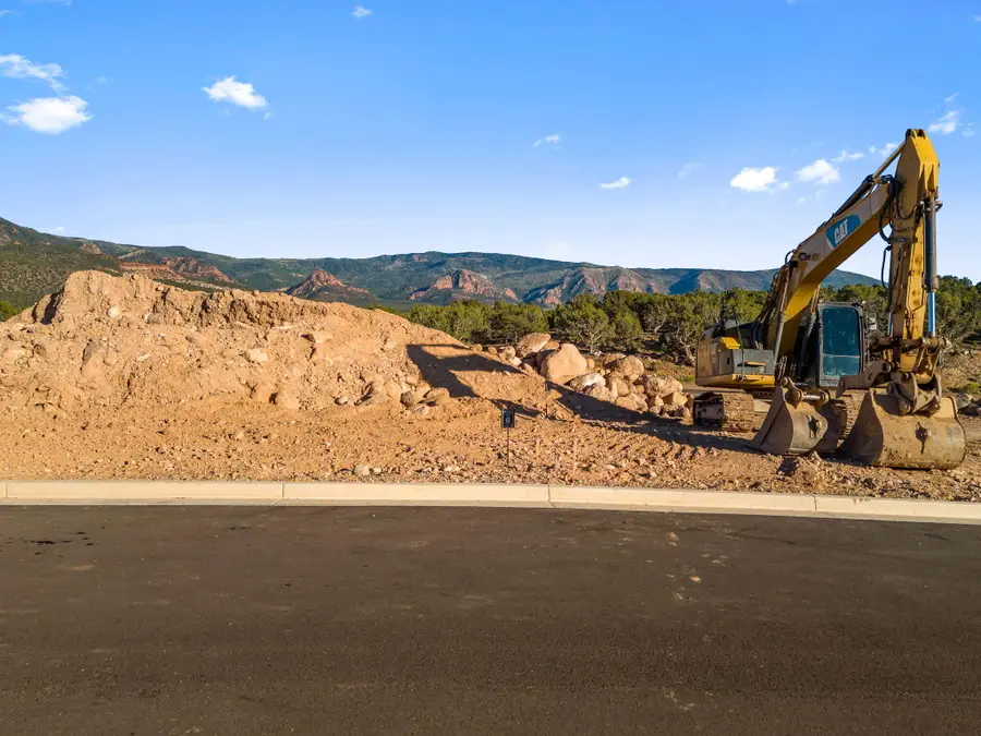 W Estate Dr #6, Cedar City, UT 84720 - #3