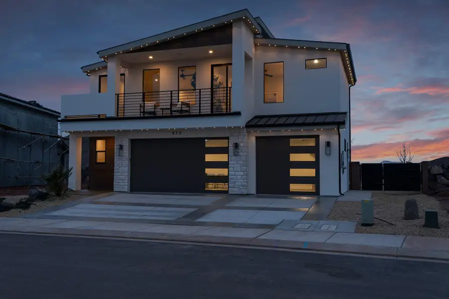 972 E Coyote Crest Dr, Washington, UT 84780 - #2