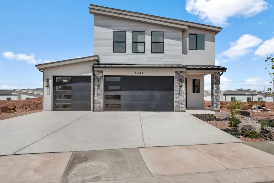 1033 E Coyote Crest Dr, Washington, UT 84780 - #3