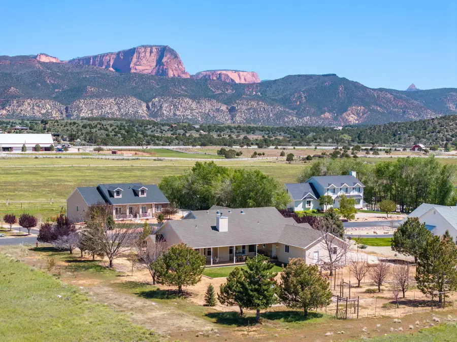 668 S 800, New Harmony, UT 84757 - #2