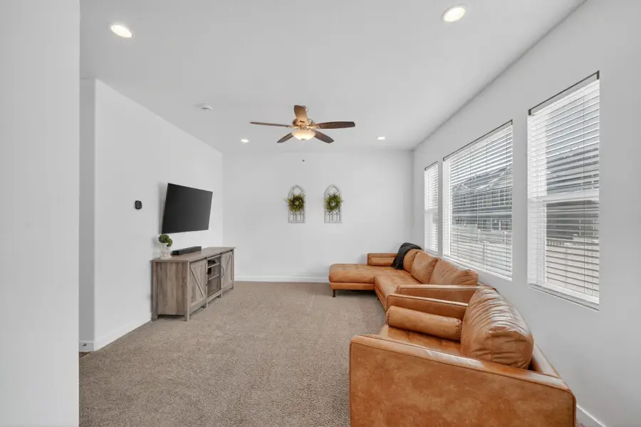 452 S Highpoint Dr, Saratoga Springs, UT 84045 - #3