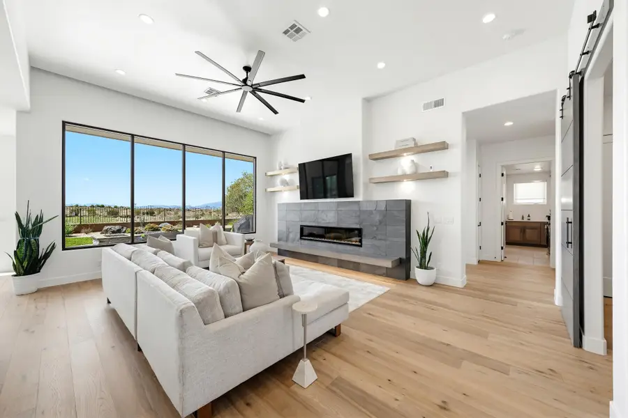 1779 W Red Cloud Dr, Saint George, UT 84770 - #3