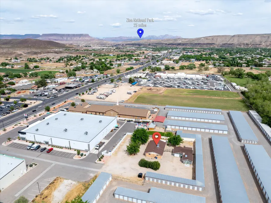 1649 W State St, Hurricane, UT 84737 - #2