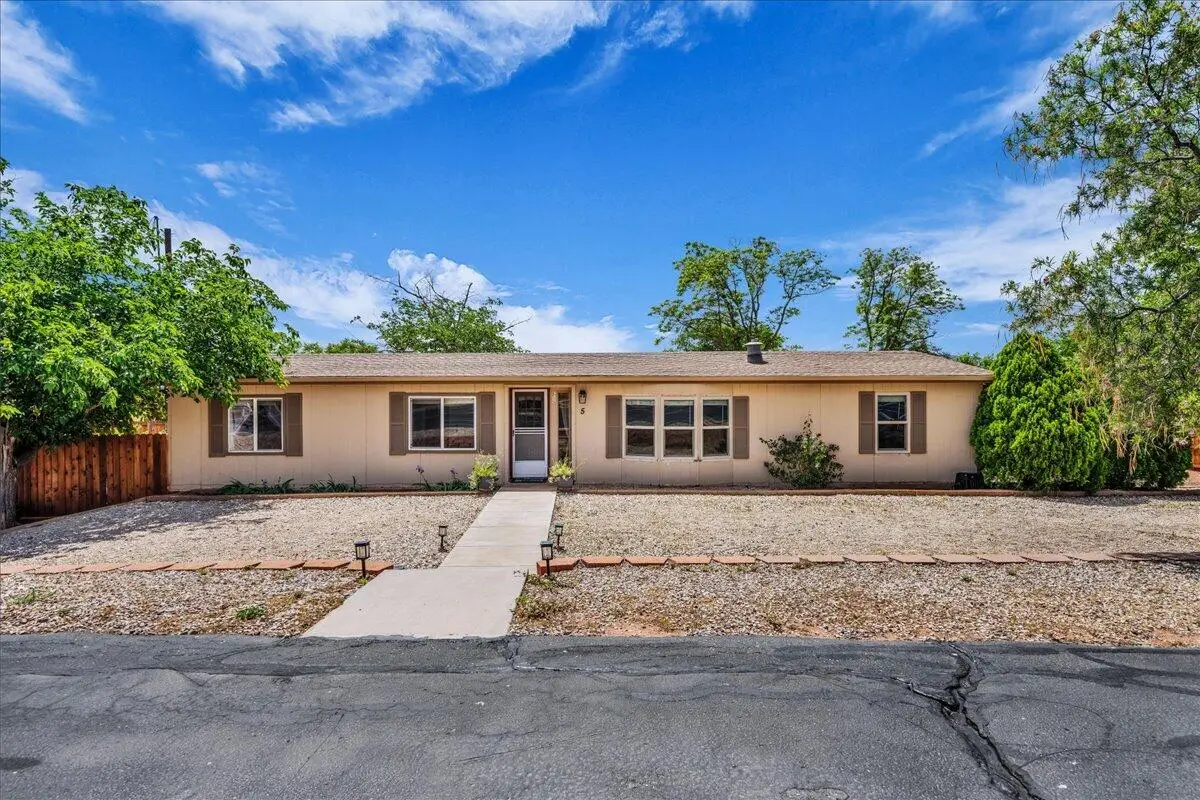 5 S Main St, Ivins, UT 84738 - #1