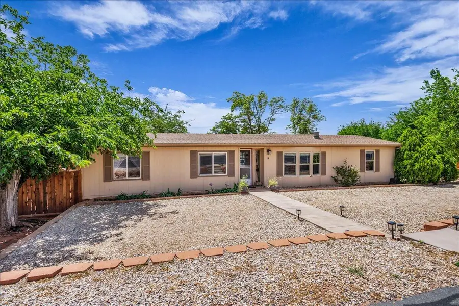 5 S Main St, Ivins, UT 84738 - #3