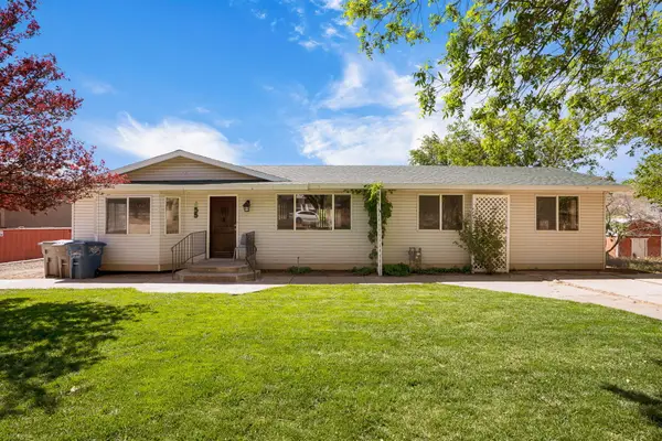 55 E Spring Dr, Toquerville, UT 84774