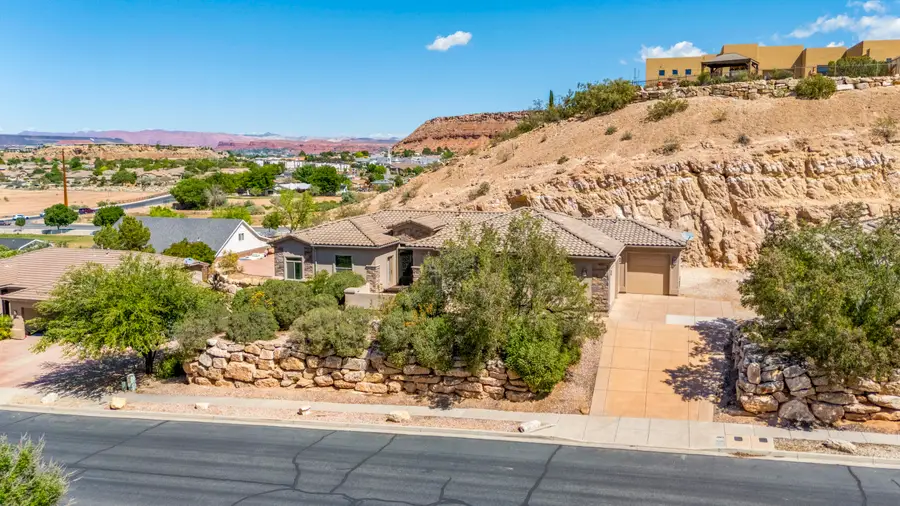 2009 E Knolls Dr, Saint George, UT 84790 - #2