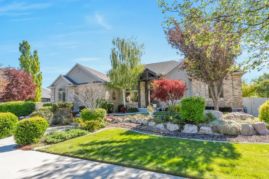 10927 Scotty Dr, South Jordan, UT 84095 - #3