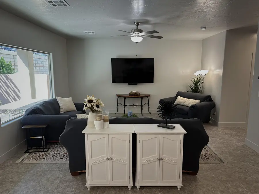 528 Riverbed Dr, Washington, UT 84780 - #3