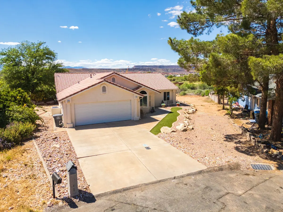 725 E Gunlock Cir, Saint George, UT 84790 - #1