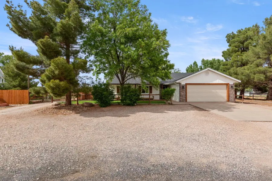1470 W Jade Dr, Saint George, UT 84770 - #2