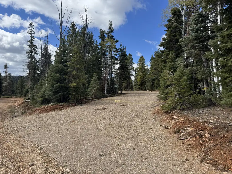 240 S Lupin Ln, Duck Creek Village, UT 84762 - #2