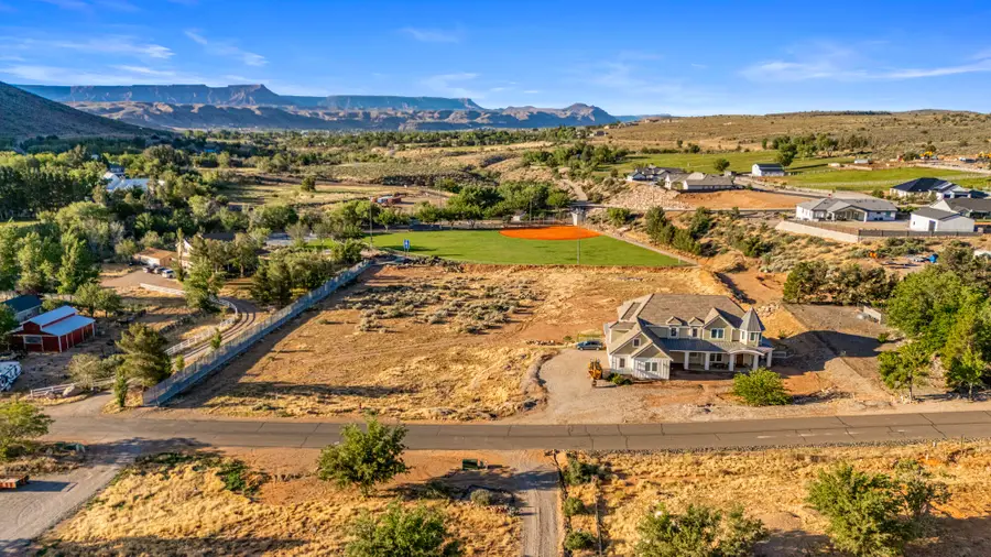 289 W Old Church Rd, Toquerville, UT 84774 - #2