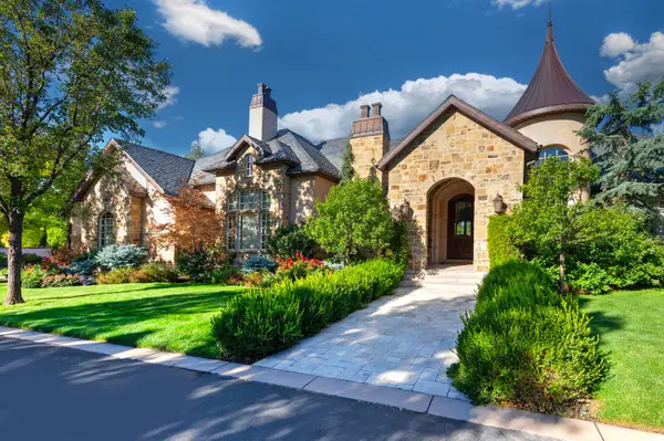 6176 S Verness, Holladay, UT 84121