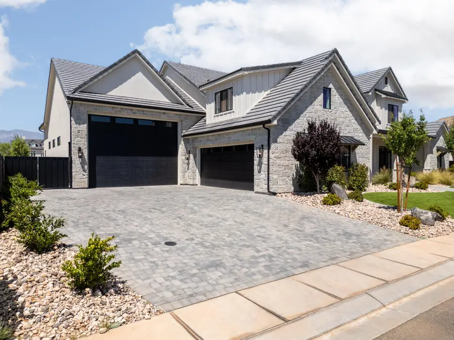 831 E Queensridge Dr, Washington, UT 84780 - #3