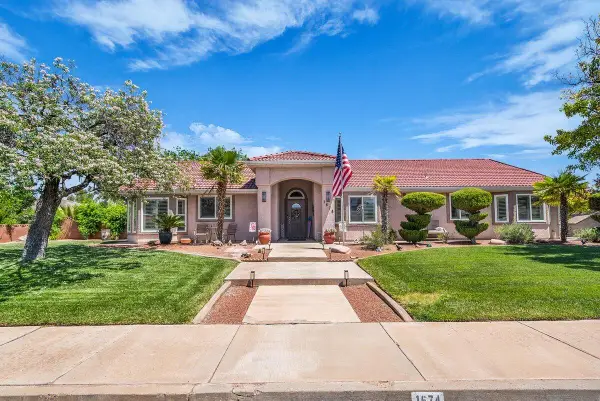 1674 N Lava Flow Dr, St George, UT 84770