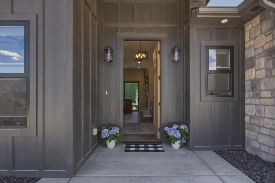 1918 S Oak Springs Cir, Cedar City, UT 84720 - #3