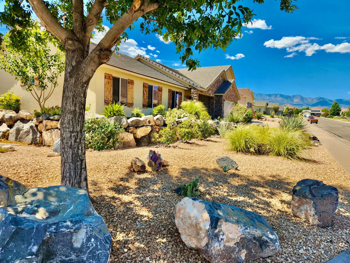 810 S Peachtree Dr, Toquerville, UT 84774 - #1