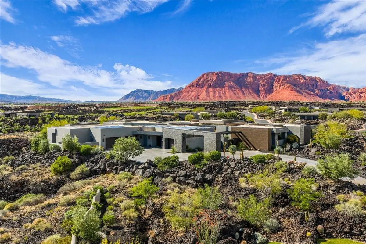 2515 N Tacheene Dr, Saint George, UT 84770 - #1