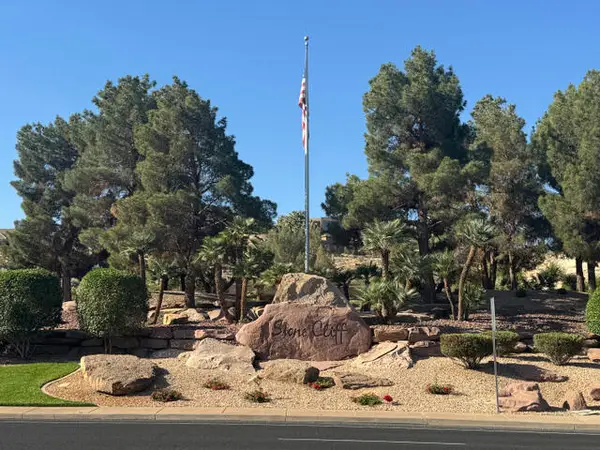 1016 S Pinnacle Dr, St George, UT 84790