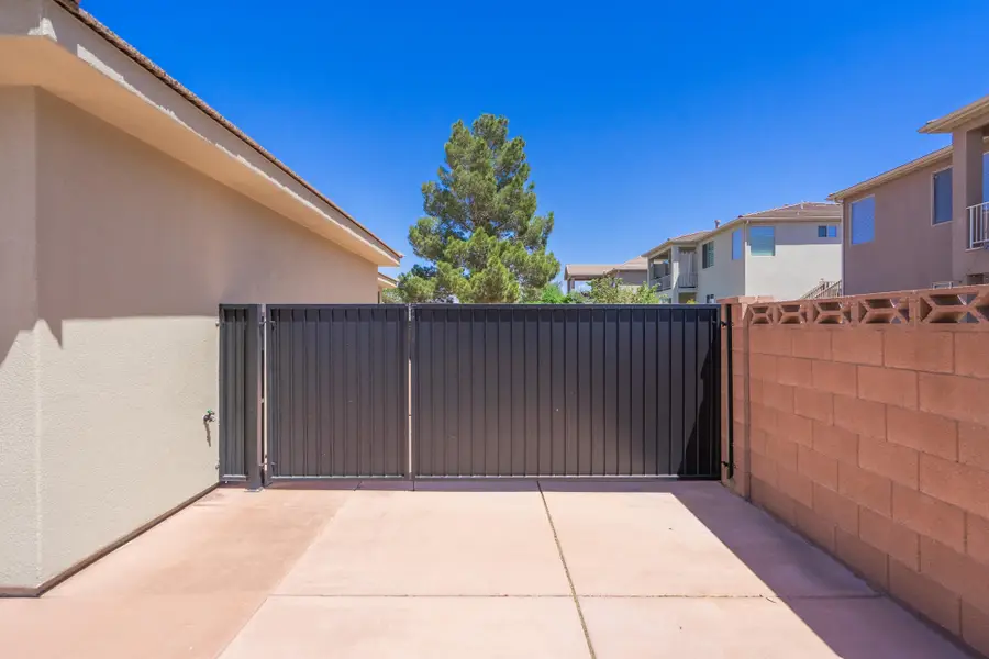 3523 S Desert Hills Dr., Saint George, UT 84790 - #3