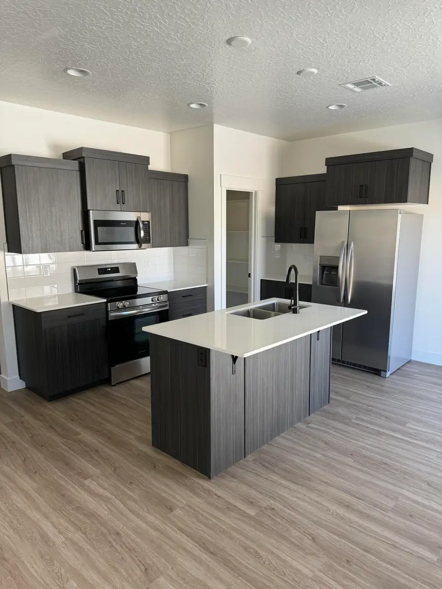 5672 S Duel Ln, Saint George, UT 84790 - #2