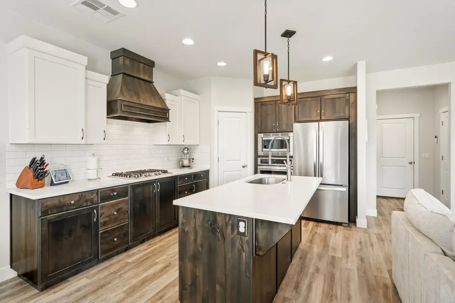1562 E Sunshine Cir, Saint George, UT 84790 - #2