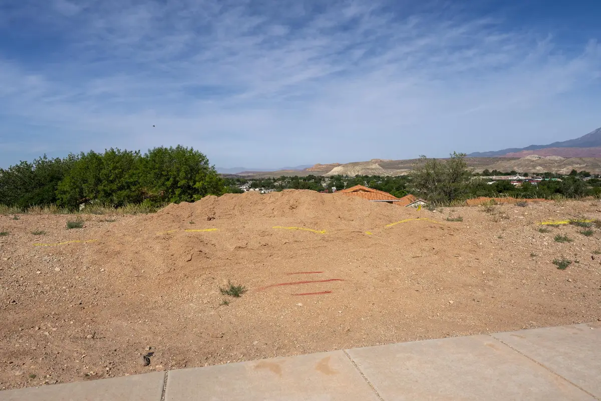 323 N 200, La Verkin, UT 84745 - #1