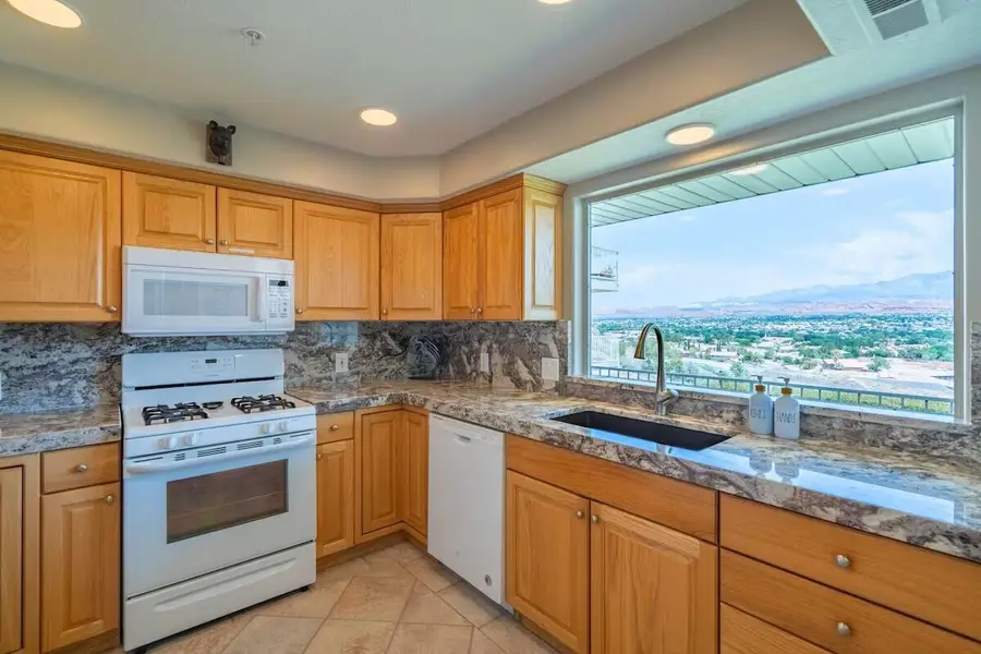 1845 W Canyon View Dr #608, Saint George, UT 84770 - #2