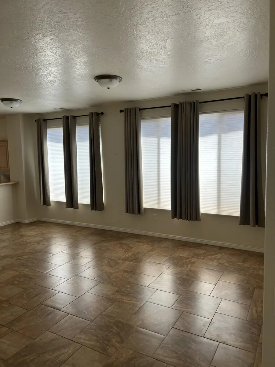 2196 N Silverstone Way, Washington, UT 84780 - #3