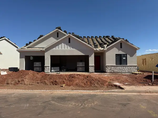 2002 N Creek Side Ct, Washington, UT 84780