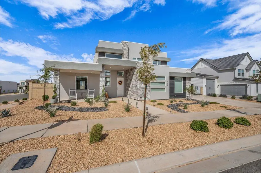 674 W Green Mountain Dr, Saint George, UT 84790 - #2