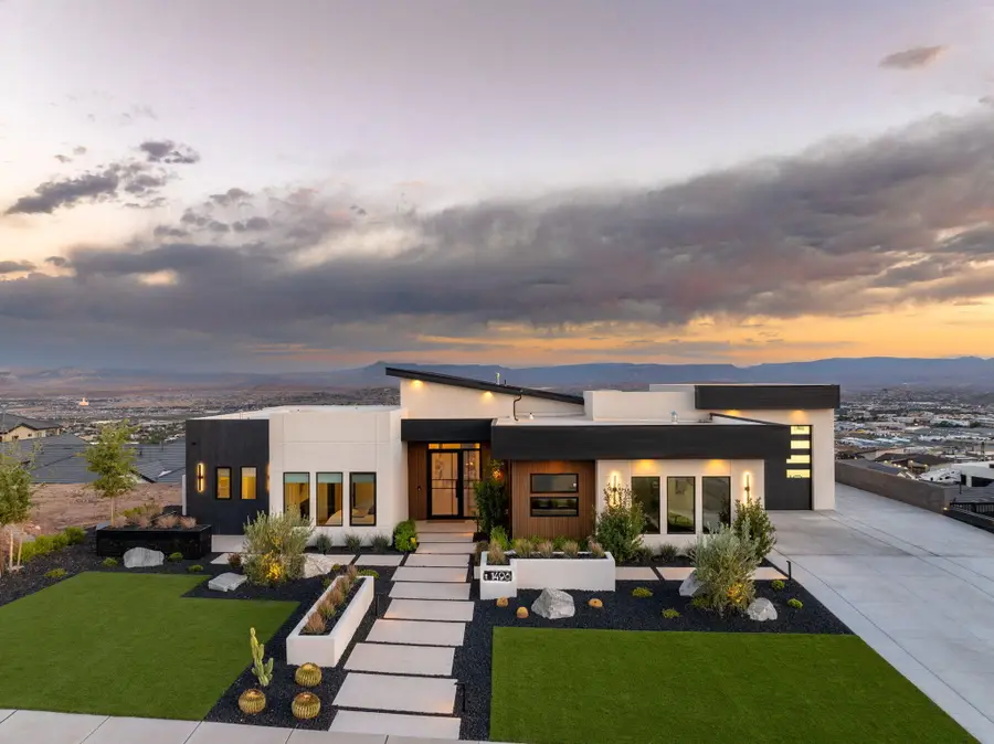 1498 E Dellcorero Dr, Saint George, UT 84770 - #3