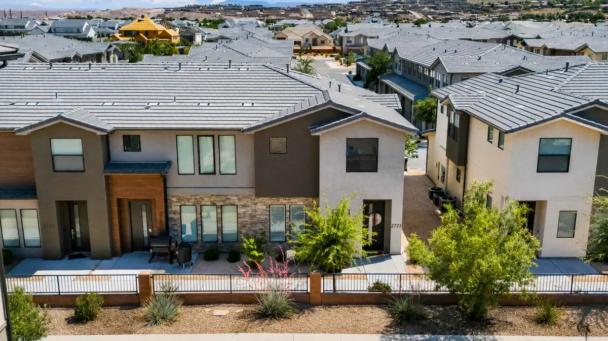 2723 E Gray Birch Dr, Saint George, UT 84790 - #1