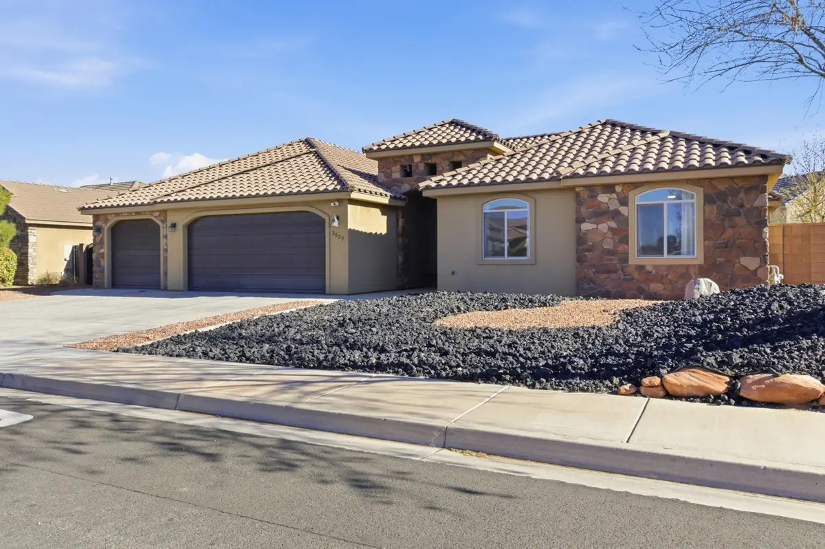 2527 S Wilson Dr, Hurricane, UT 84737 - #1