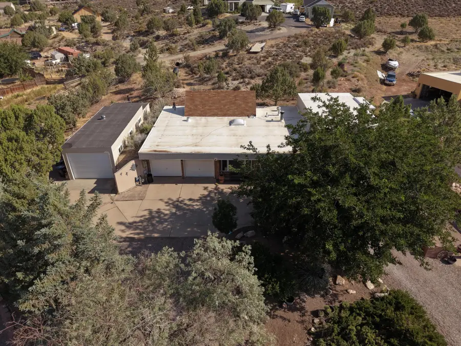 1122 W Diamond Valley Dr, Saint George, UT 84770 - #2