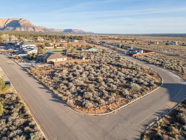 1088 E Manzanita Dr, Apple Valley, UT 84737