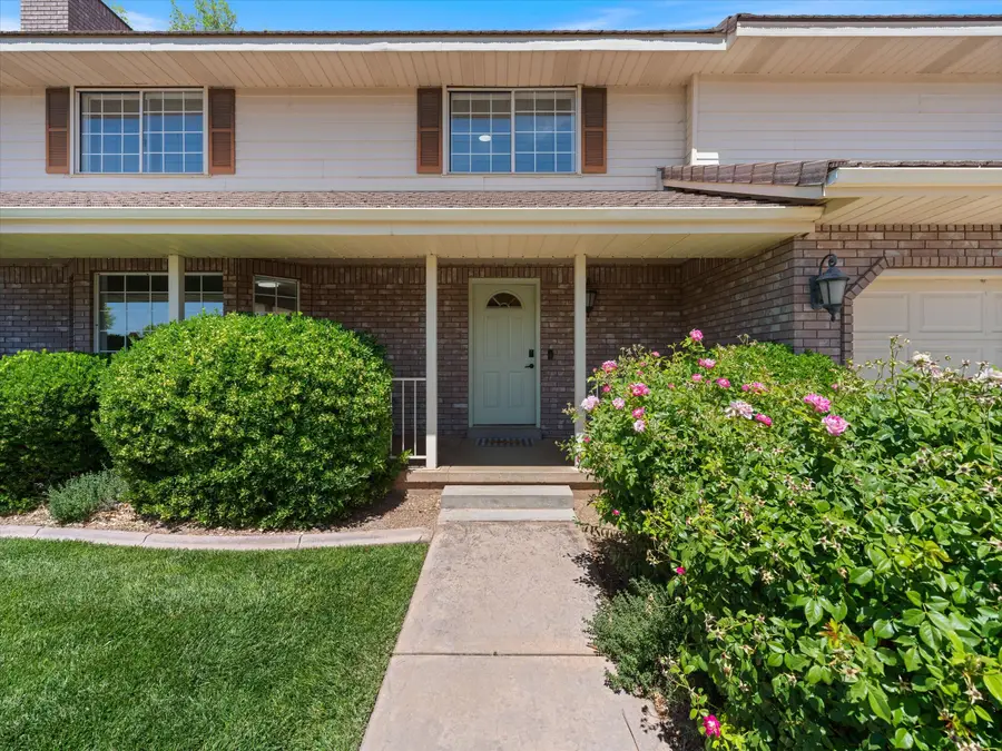 1809 N Red Mountain Dr, Santa Clara, UT 84765 - #2