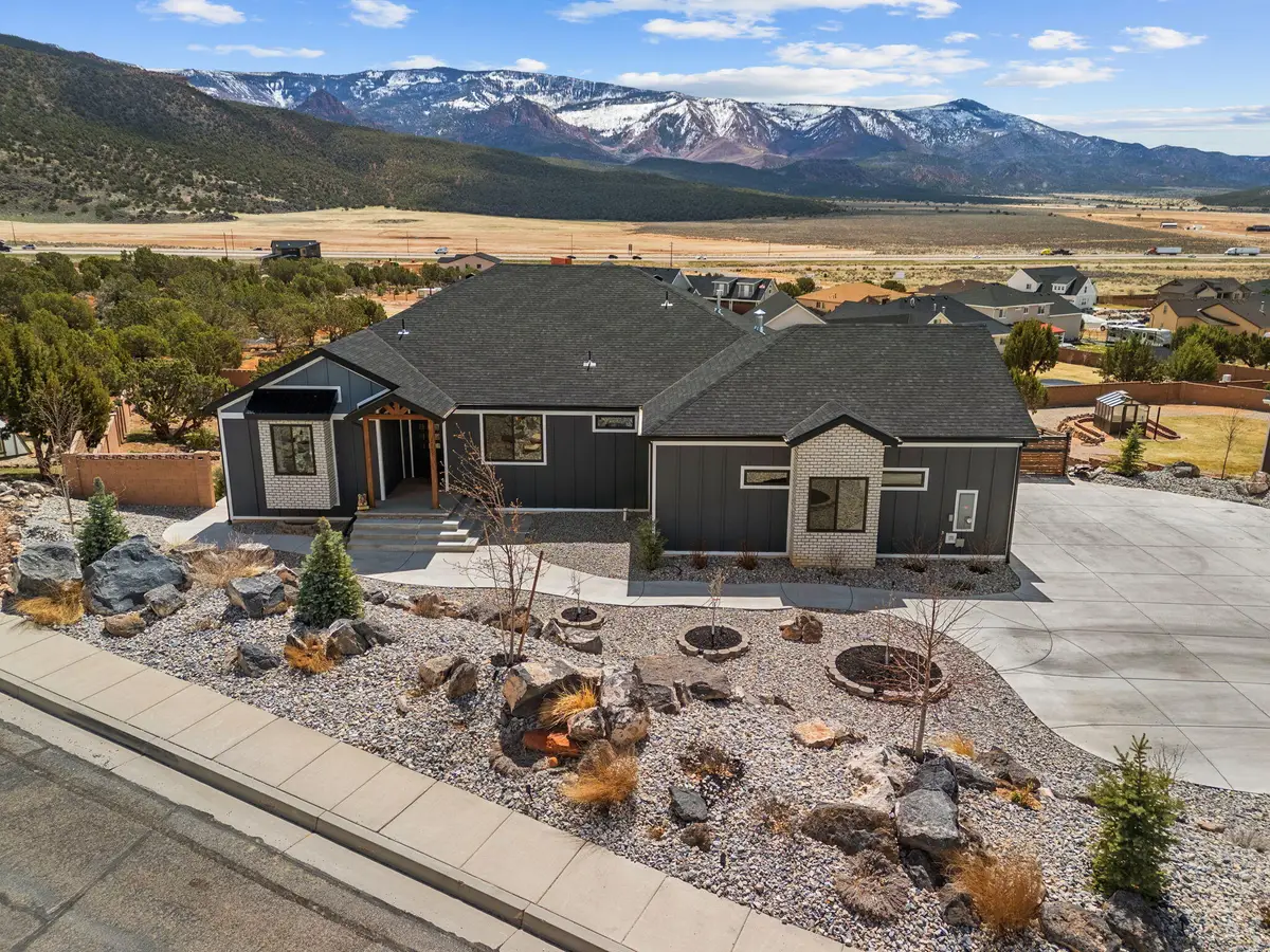 2753 W Eagle Ridge Lp, Cedar City, UT 84720 - #1
