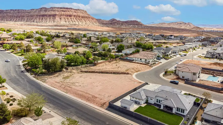 1067 E Bronco Dr, Washington, UT 84780 - #2