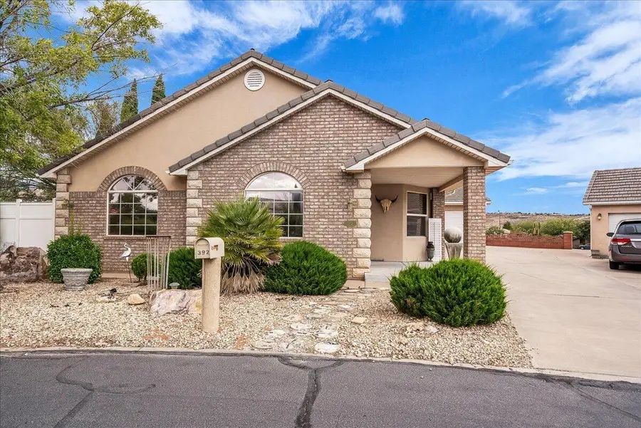 392 N Windsor Dr, Washington, UT 84780 - #2