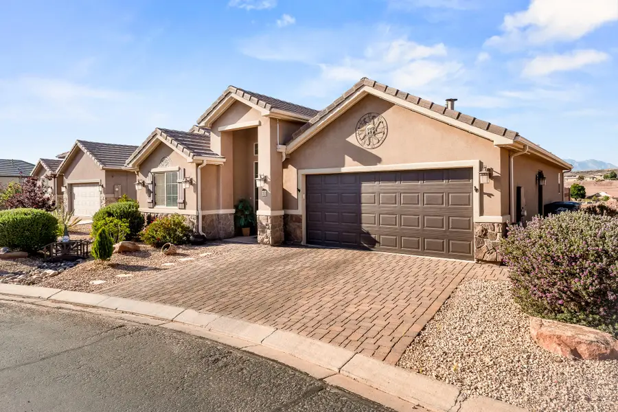 2261 S Tonaquint Dr #33, Saint George, UT 84770 - #2