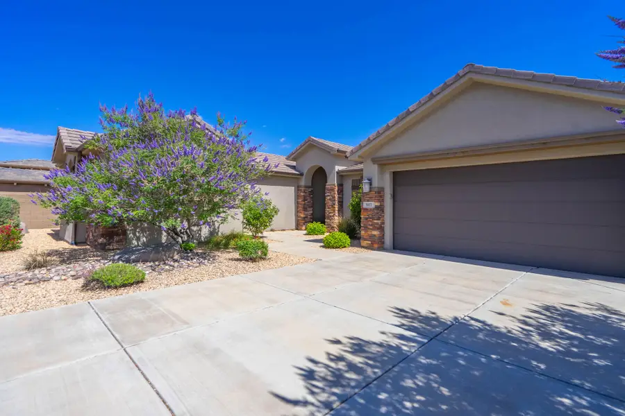 941 N Mountainside Ave, Washington, UT 84780 - #3