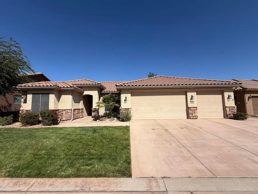 4996 S Mosaic Dr, Saint George, UT 84790 - #2