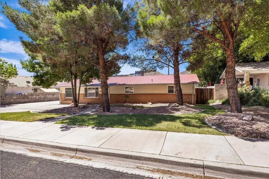 573 W Diagonal St, Saint George, UT 84770 - #3