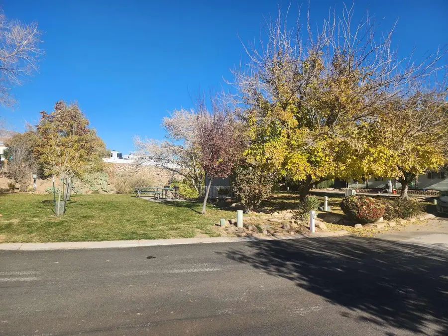 44 Cottonwood Ln, Hurricane, UT 84737 - #3