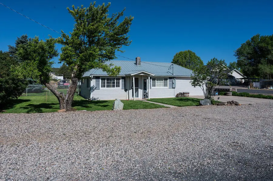 316 S Center St, Enterprise, UT 84725 - #2